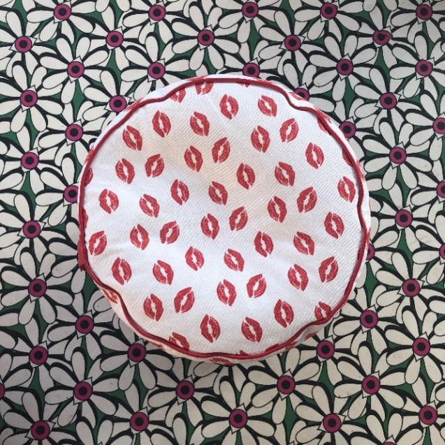 pouf tondo baci
