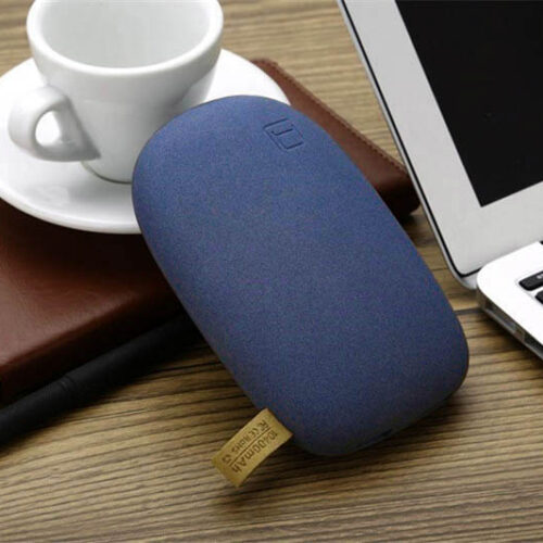 power bank a forma di sasso singola blu contesto1